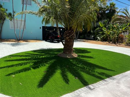 Artificial Grass Installation in Miami: Best Uses for Homes, Playgrounds, and Businesses