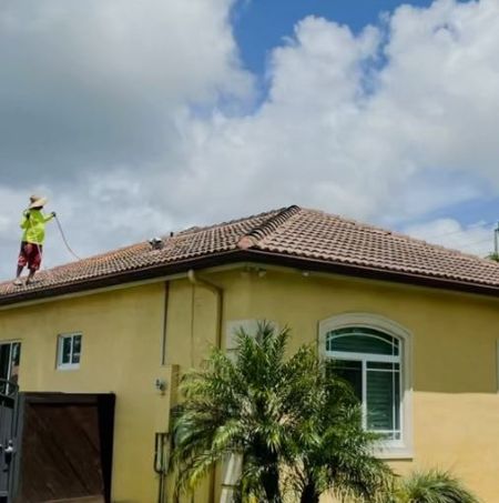 Roof Cleaning vs. Roof Replacement: What South Florida Homeowners Need to Know